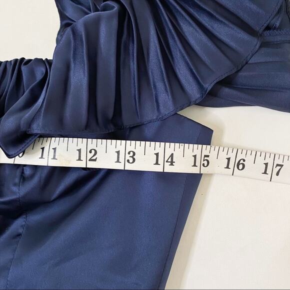 AMUR Ariel Satin Off the Shoulder Pleated Lace Maxi Dress Gown Navy Blue Size 0 - Picture 8 of 9
